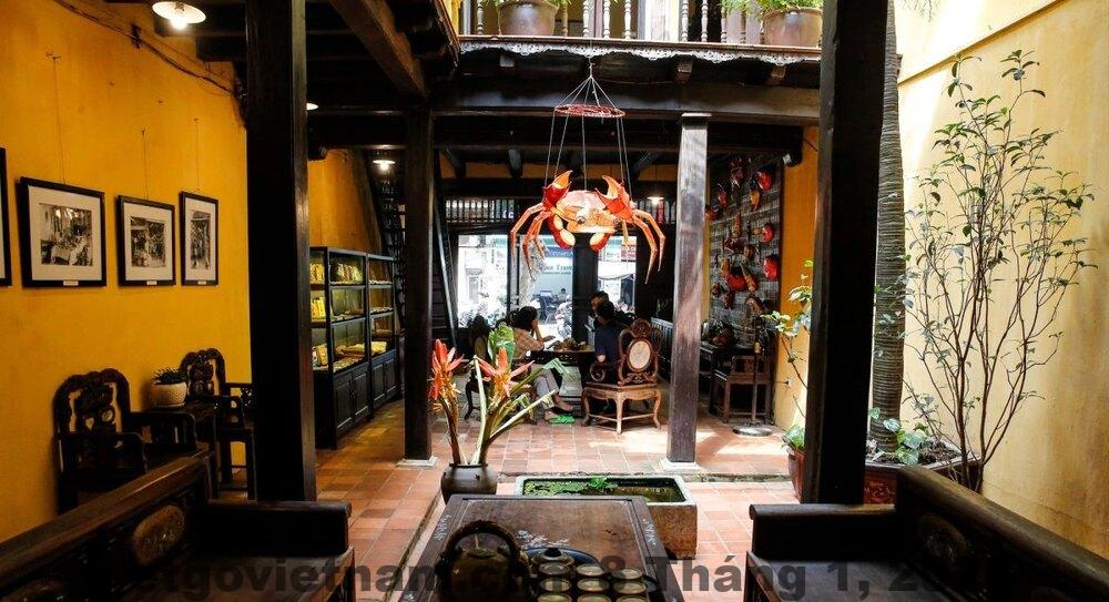 Khu vực Phố Cổ Hà Nội gần Hồ Hoàn Kiếm, thuận tiện đi bộ tham quan