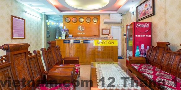 Phòng ngủ tiêu chuẩn tại SPOT ON 693 Hoang Long Hotel diện tích nhỏ