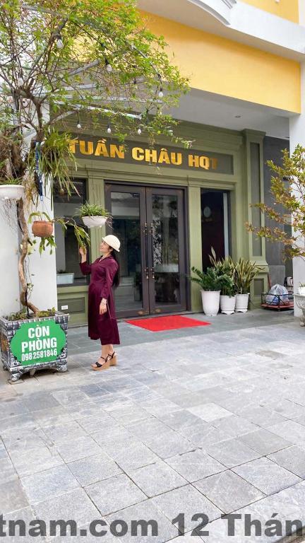 Phòng tiêu chuẩn tại HA LONG LAND HOTEL – nội thất cơ bản, gọn gàng, phù hợp ngủ qua đêm