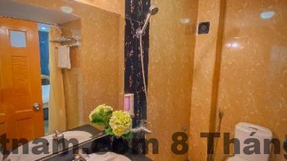 Nhân viên khách sạn Trần Gia