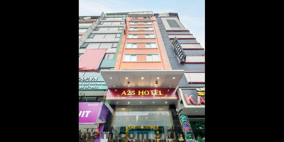 Khu vực lễ tân Bảo Hưng Apartment với nhân viên hỗ trợ thân thiện