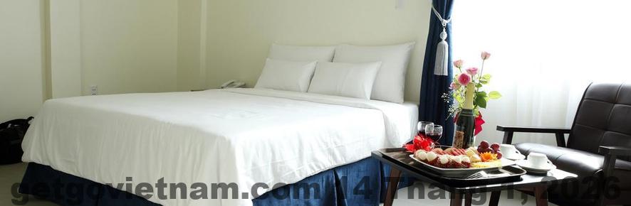 Phòng ngủ tiêu chuẩn tại Noblesse Hotel Hải Phòng với giường đôi và nội thất cơ bản