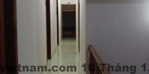 Phòng đơn giản nhưng ấm cúng, với những tiện nghi cơ bản.