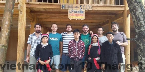 Không gian rộng rãi tại Lý Tà Quân Homestay, lý tưởng cho các hoạt động ngoài trời.