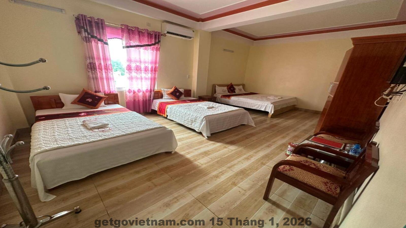 Bữa sáng tại khách sạn, với các món ăn truyền thống nhẹ nhàng và đầy đủ năng lượng.