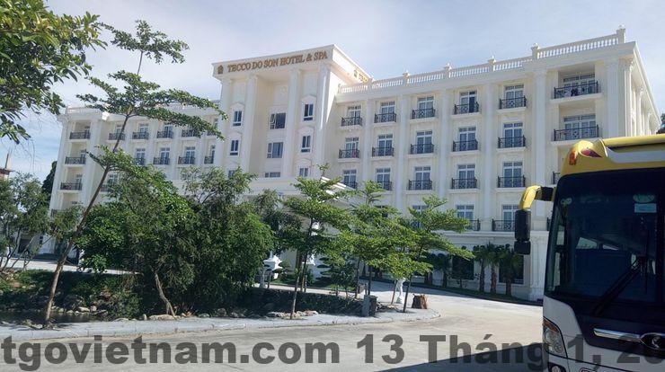 Khung cảnh xung quanh khách sạn – Không gian yên tĩnh và gần gũi với thiên nhiên.