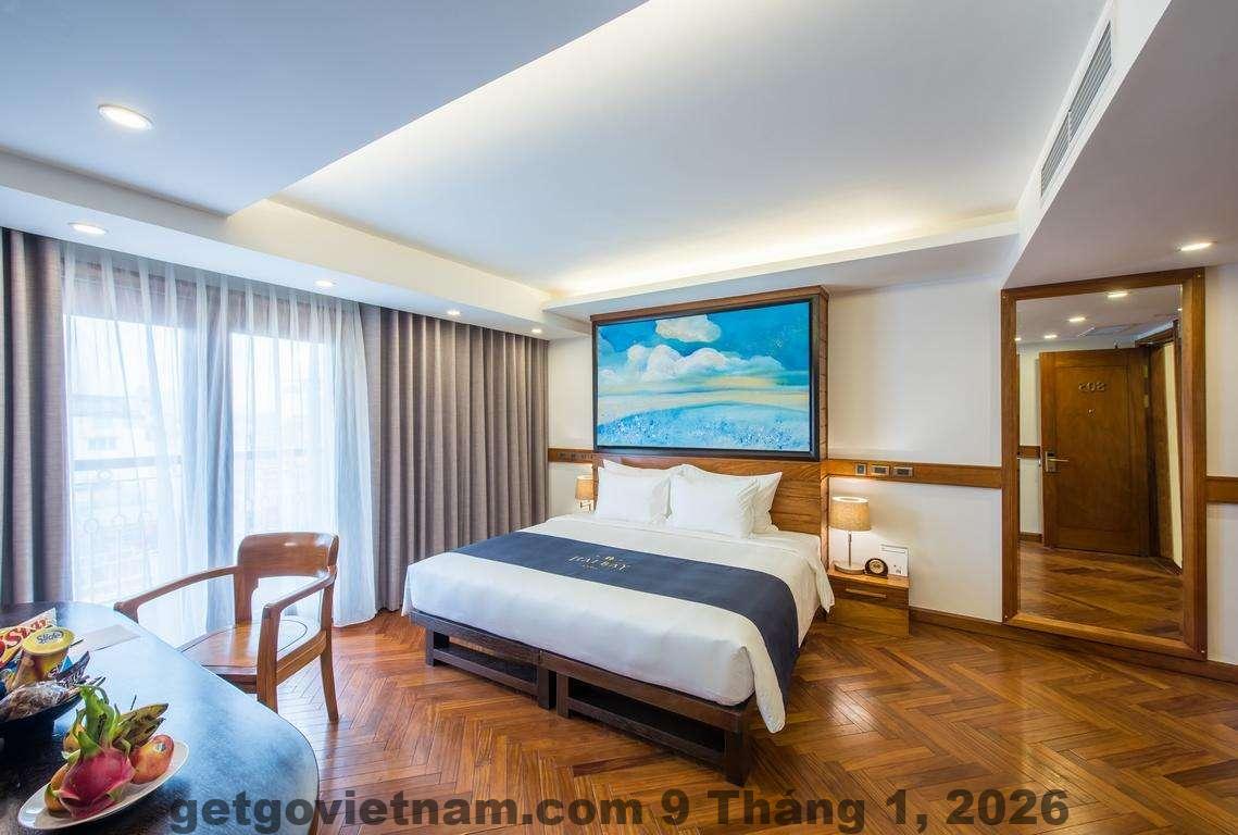 Quầy lễ tân Gem Premier Hotel & Spa với phong cách phục vụ thân thiện
