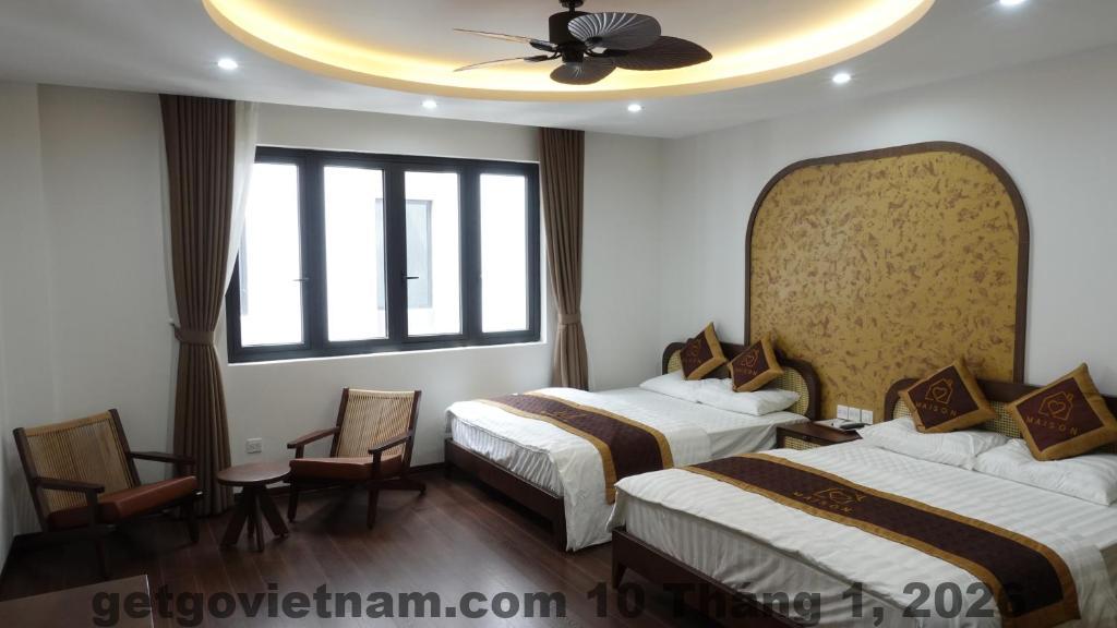 Review Maison Homestay Văn Giang 2026: Đánh giá chi tiết & khách quan 3 Không gian phòng nghỉ tại Maison Homestay Văn Giang với nội thất sáng màu và bố cục gọn gàng
