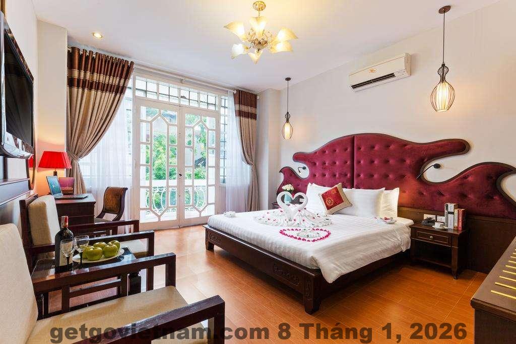 Phòng nghỉ tại Tunger Premium Hotel với phong cách hiện đại nhưng diện tích khá nhỏ