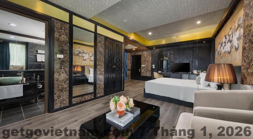 Không gian phòng nghỉ JaCosmo Hotel and Spa phong cách hiện đại