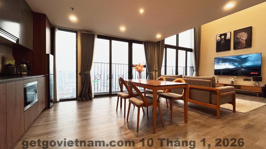 Khách sạn L’A Suites Pentstudio West Leak Hanoi Review 2026: Có nên ở? 4 Không gian phòng studio tại L’A Suites Pentstudio West Leak Hanoi với bếp nhỏ và nội thất hiện đại