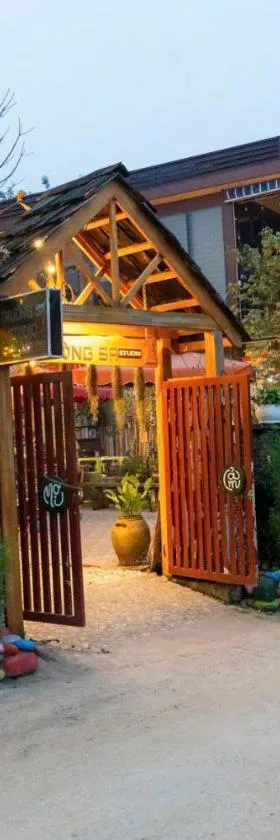 Phòng tiêu chuẩn khách sạn Phương Thúy Yên Bái với mức giá phổ thông, phù hợp du lịch tiết kiệm