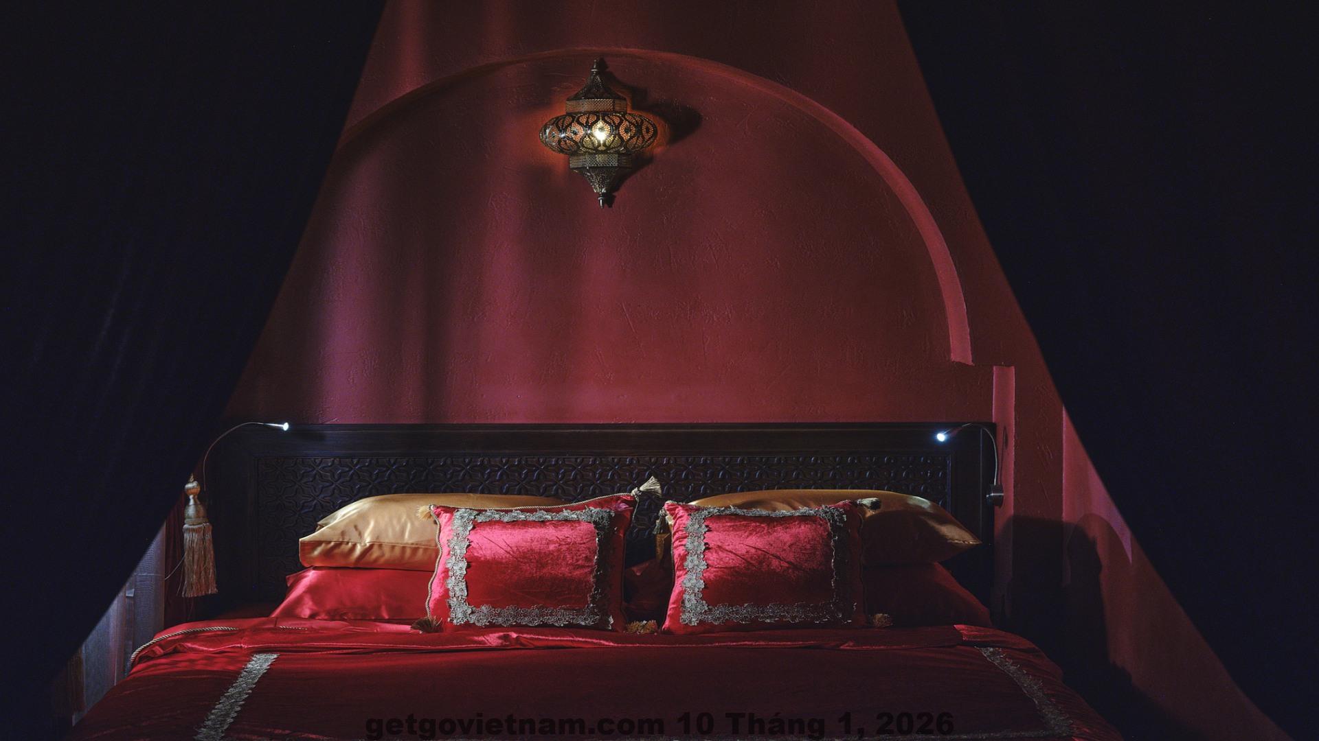 Phòng nghỉ tại Riad Sóc Sơn với thiết kế boutique phong cách Địa Trung Hải hiện đại