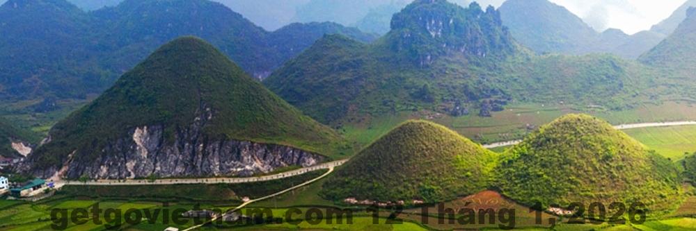 Núi Đôi Quản Bạ – điểm tham quan nổi tiếng gần Khách Sạn Vạn Duy