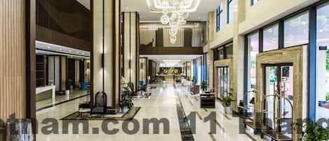 Phòng nghỉ tiêu chuẩn tại Riverside Hotel Hà Nam với thiết kế trung tính