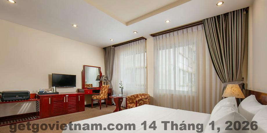 Phòng ngủ tiêu chuẩn tại THAI HOA HOTEL với giường đôi và nội thất cơ bản
