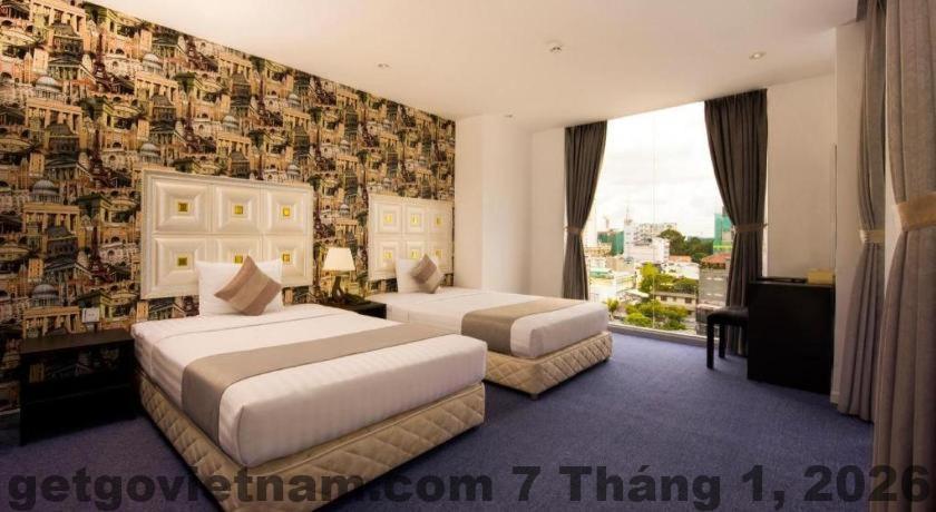Golden Crown Hotel Long Biên Review 2026: Có Đáng Ở Không? 3 Khu vực xung quanh Golden Crown Hotel Long Biên với đường nội khu nhỏ, ít xe cộ và không gian yên tĩnh