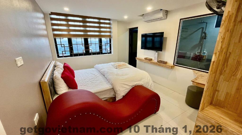 Hành lang Avi Hotel Transit với thiết kế đơn giản, không có tiện ích giải trí