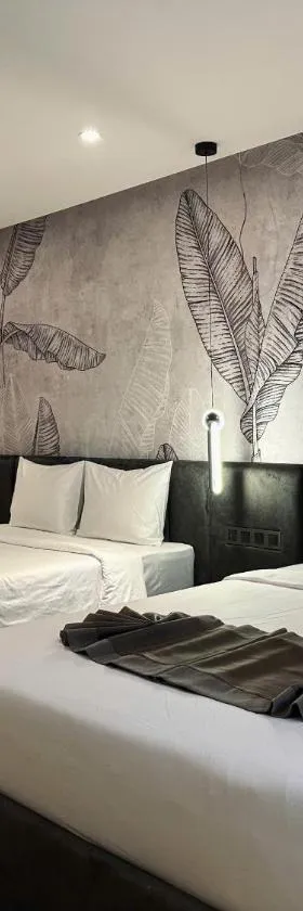 Nhân viên tại khách sạn Soda House luôn sẵn sàng phục vụ khách hàng.