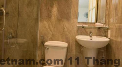 Royal Hotel & Spa Vĩnh Yên Review 2026: Có Đáng Ở Không? 10 Tổng thể Royal Hotel & Spa Vĩnh Yên nhìn từ bên ngoài