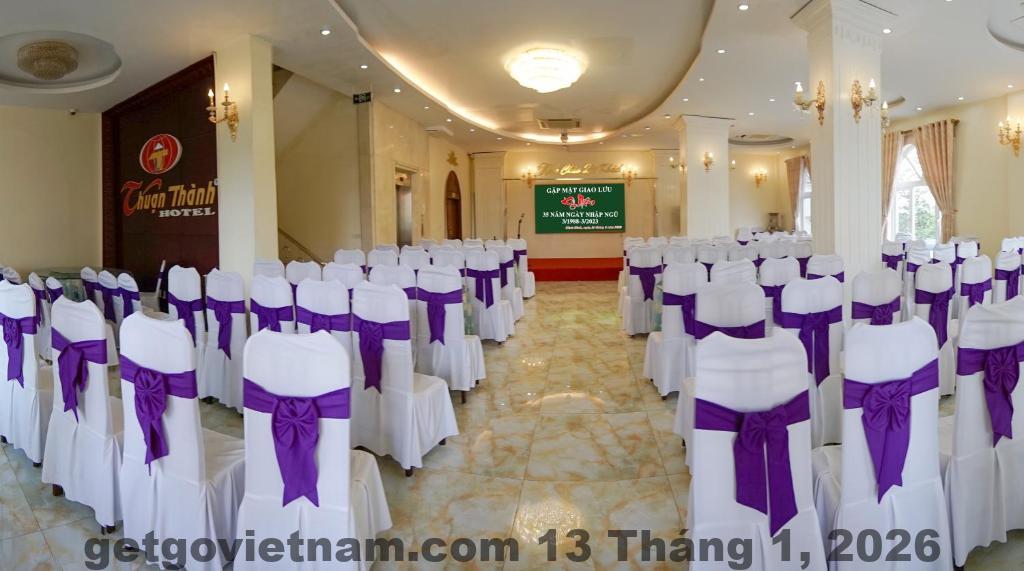 Nhân viên khách sạn thân thiện và chuyên nghiệp