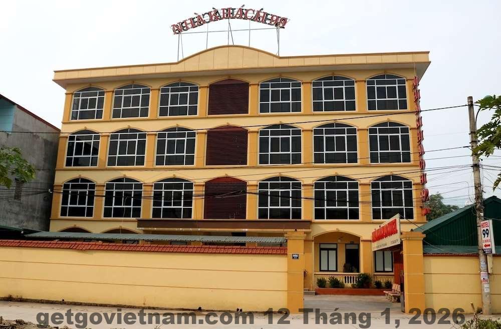 Phòng ngủ Khách sạn Thành Loan với nội thất cơ bản