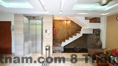 Không gian chung đơn giản tại RedDoorz Newstyle Apartment Trần Duy Hưng
