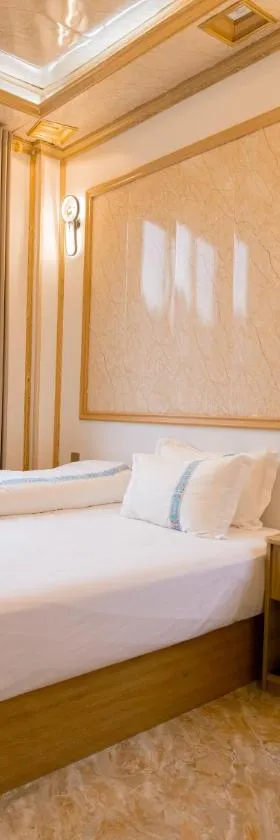 Không gian khách sạn là nơi để du khách nghỉ ngơi, nhưng thiếu các tiện ích như hồ bơi hoặc spa.