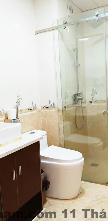 Nhân viên khách sạn thân thiện và nhiệt tình trong quá trình phục vụ.