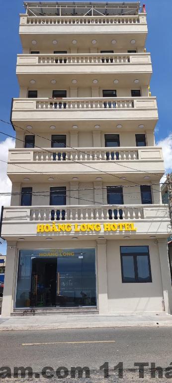 Phòng tiêu chuẩn tại Bình Long Hotel với nội thất cơ bản, phù hợp nhu cầu nghỉ qua đêm