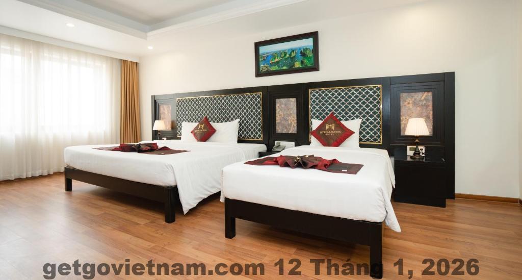 Nhân viên tại Mộc Trà Hotel luôn chào đón và hỗ trợ du khách.