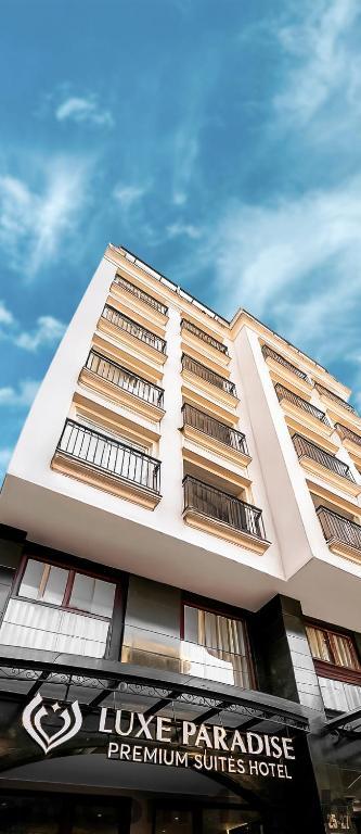 Khu vực lễ tân đơn giản tại LUXE PARADISE HOTEL RESIDENCE