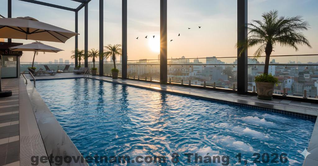 Phòng nghỉ May De Ville Lakeside Hotel với nội thất gỗ và thiết kế boutique