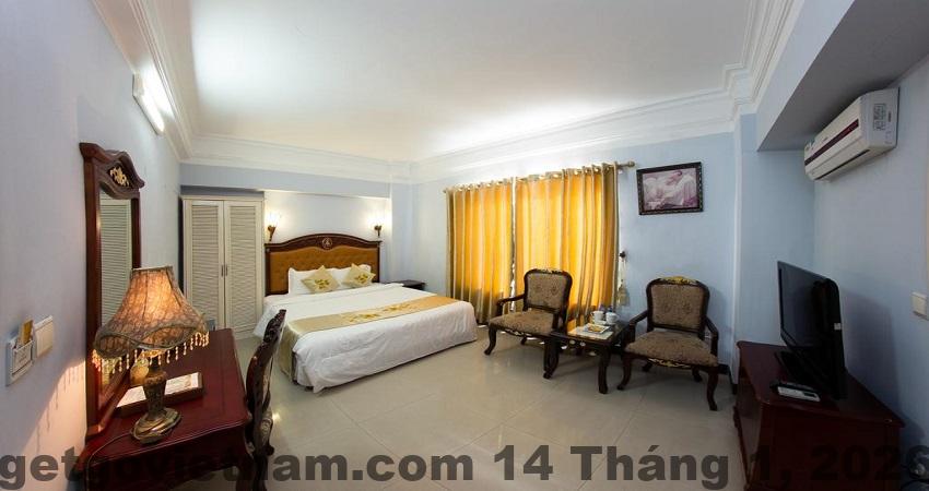 Khu vực ăn sáng đơn giản tại Hoang Long Hotel Hải Phòng