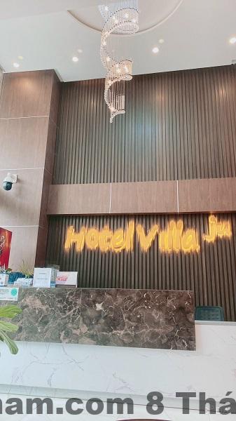Hành lang Hotel Villa Ju với không gian đơn giản
