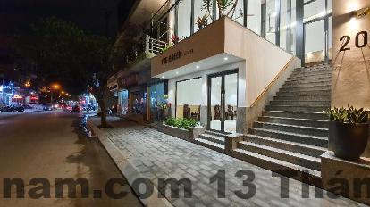 Nhân viên tại The Queen Hotel Ninh Binh