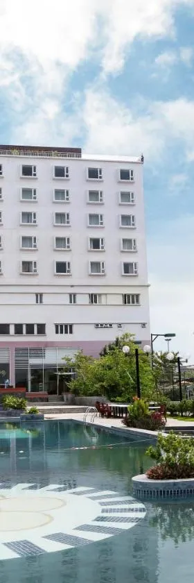 Nhân viên khách sạn