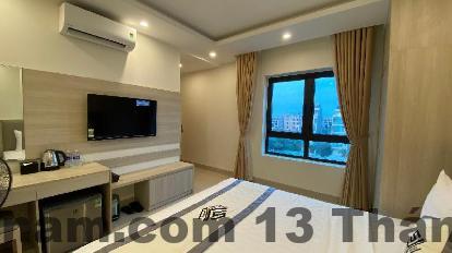 Bữa sáng phong phú nhưng cần cải thiện về chất lượng món ăn.