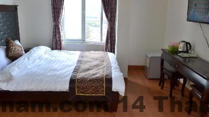 Khu vực lễ tân Khách Sạn Rubi phục vụ theo phong cách thân thiện, đơn giản