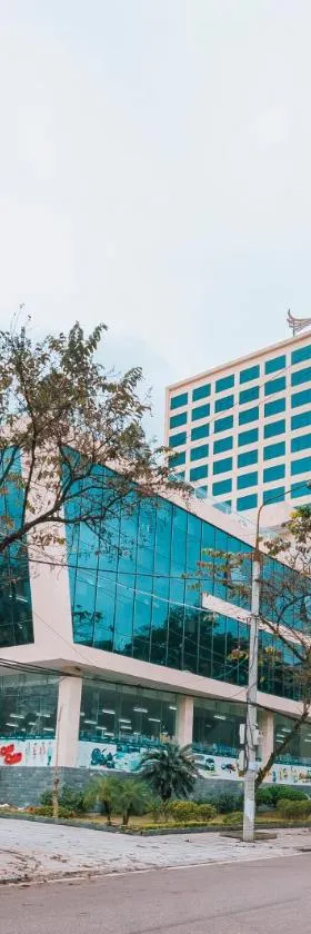 Khách sạn Phương Anh Lào Cai: Review chi tiết, có nên ở không? 2 Mặt tiền khách sạn Phương Anh Lào Cai với thiết kế nhà nghỉ địa phương đơn giản