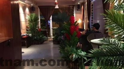 Phòng Deluxe tại Le Grand Hanoi Hotel với nội thất hiện đại và tông màu trung tính