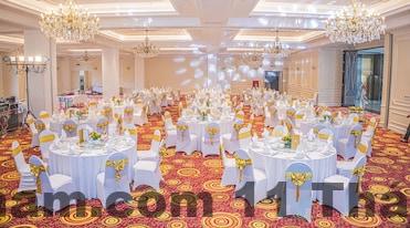 Hồ bơi tại Khách sạn Hạ Long Royal Hotel với không gian rộng