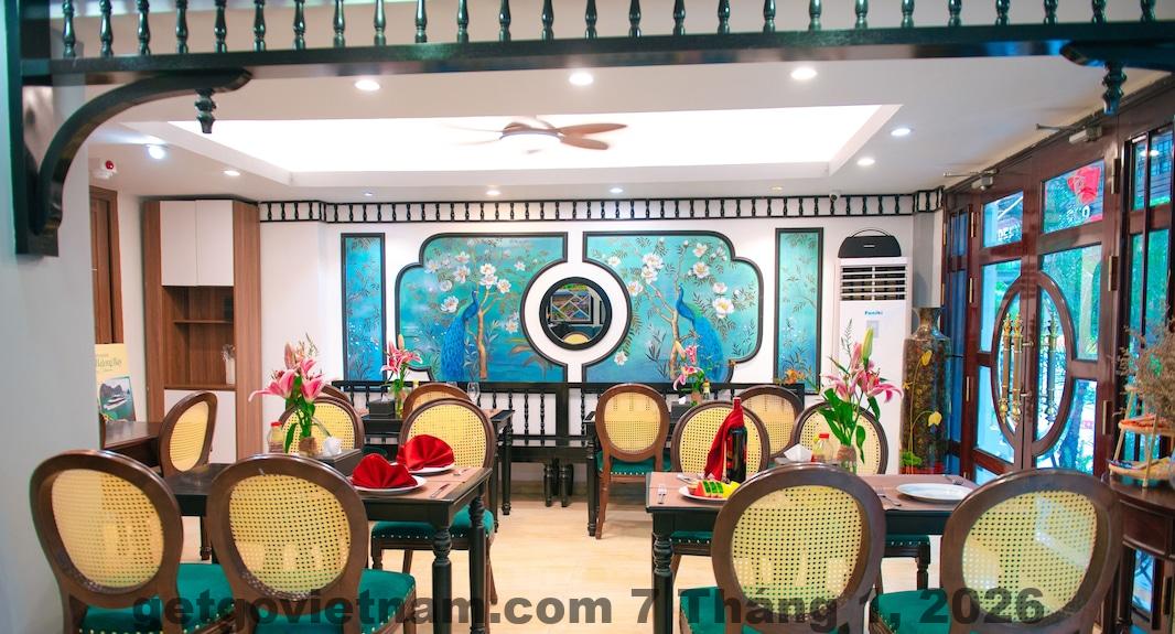 Khu vực ăn sáng đơn giản tại Hanoi Capital Premium Hotel