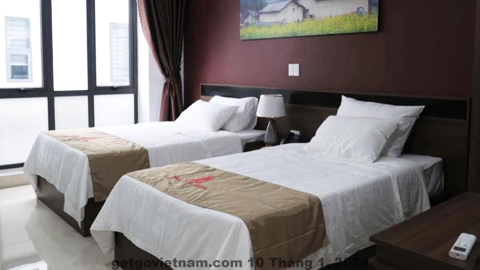 Nhân viên tại Khách sạn Phúc Lâm hỗ trợ nhiệt tình và thân thiện