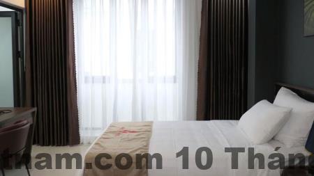 Hồ bơi tại Khách sạn Phúc Lâm, nơi thư giãn tuyệt vời cho du khách