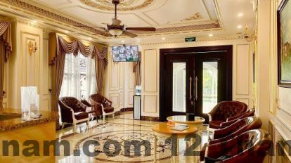 Phòng ngủ Gold Hotel Luxury Từ Sơn với giường lớn, nội thất hiện đại