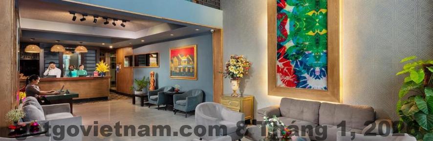 Khu vực ăn sáng tại Eliana Signature Hotel với không gian nhỏ gọn