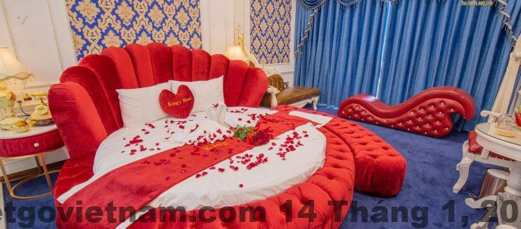 Khu vực lễ tân King’s Hotel Dịch Vọng với nhân viên trực 24 giờ