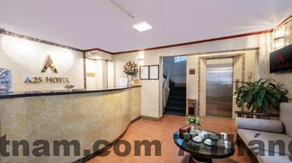 Phòng ngủ Quiet Hoang Quoc Viet Hotel & Apartment rộng rãi và đơn giản