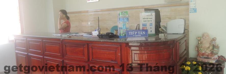 Món ăn sáng tại khách sạn chủ yếu là các món ăn địa phương đơn giản nhưng đầy đủ chất.